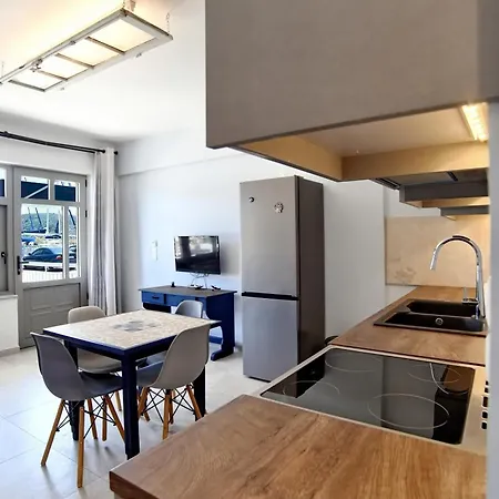 Fantasea アパート Vlikhón